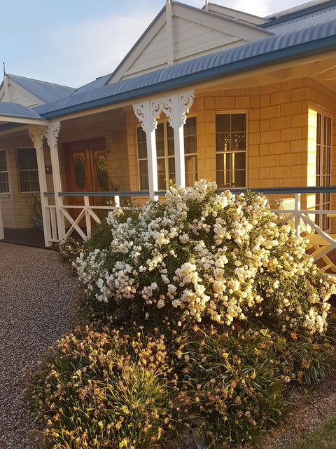 Grovely House Bed & Breakfast - Holiday Adelaide 0