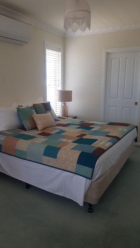 Grovely House Bed & Breakfast - Holiday Adelaide 6