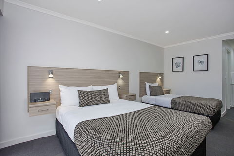 Hamilton Lonsdale Motel - Holiday Adelaide 2