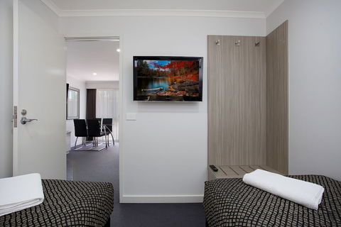 Hamilton Lonsdale Motel - Holiday Adelaide 5