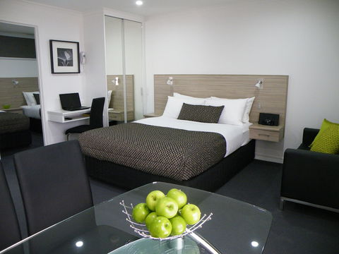 Hamilton Lonsdale Motel - Holiday Adelaide 3