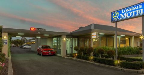 Hamilton Lonsdale Motel - Holiday Adelaide 0