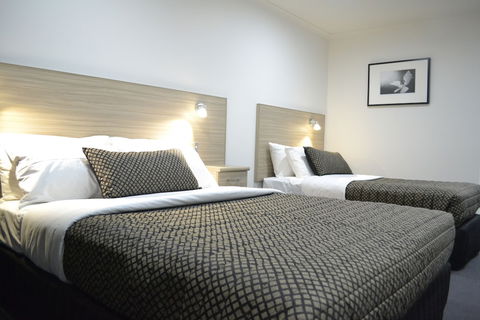 Hamilton Lonsdale Motel - Holiday Adelaide 4