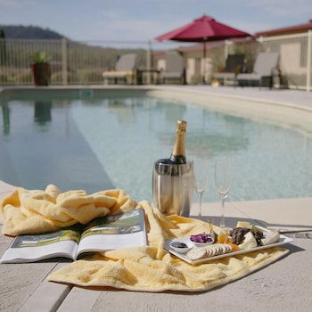 Nightingale Luxury Villas - Holiday Adelaide 2