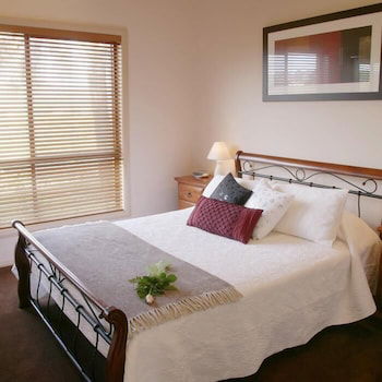 Nightingale Luxury Villas - Holiday Adelaide 6