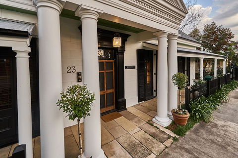 The Regents Park Mansion - Holiday Adelaide 1