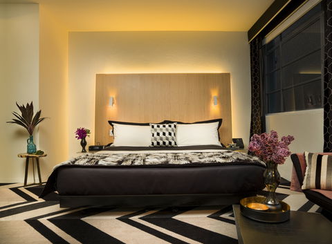 Adelphi Hotel - Holiday Adelaide 4