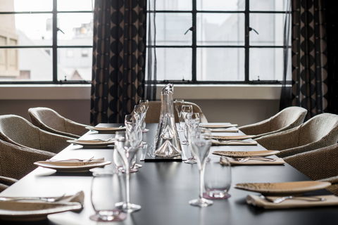 Adelphi Hotel - Holiday Adelaide 11