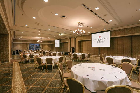 The Stamford Plaza Brisbane - Holiday Adelaide 6