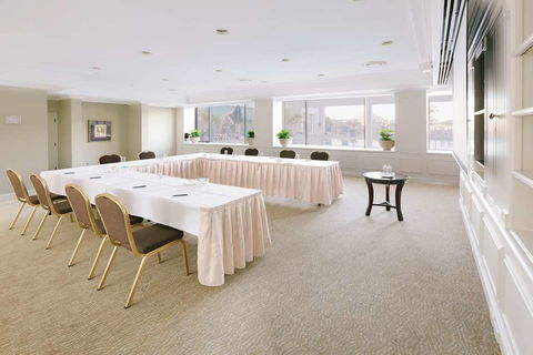 The Stamford Plaza Brisbane - Holiday Adelaide 8