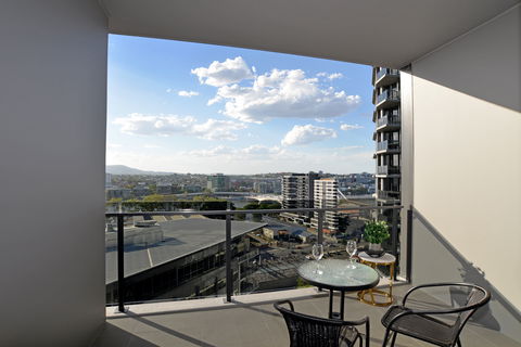 Arise Brisbane One - Holiday Adelaide 6