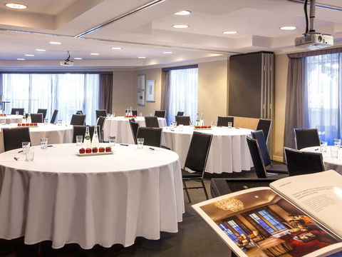 The Sebel Brisbane - Holiday Adelaide 8