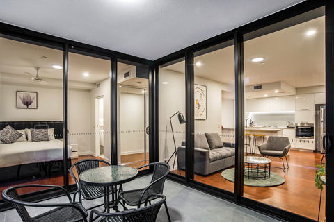 Arise Atlas - Holiday Adelaide 6