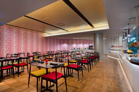 Four Points by Sheraton Brisbane - Holiday Adelaide 10