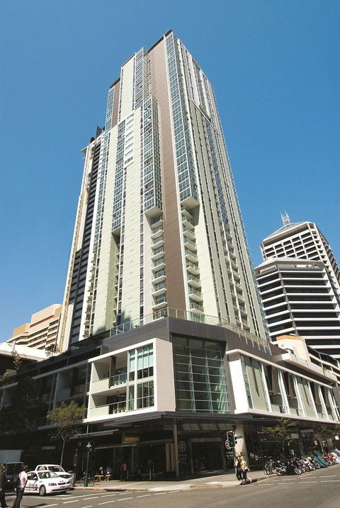 Oaks Festival Towers - Holiday Adelaide 0