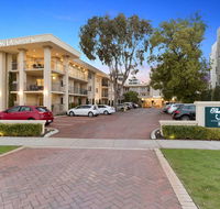The Peninsula Riverside Apartments - Holiday Adelaide