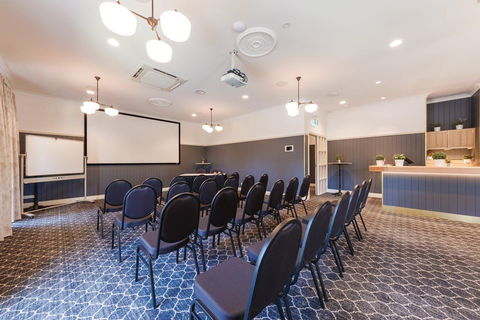 The Glen Hotel & Suites - Holiday Adelaide 7