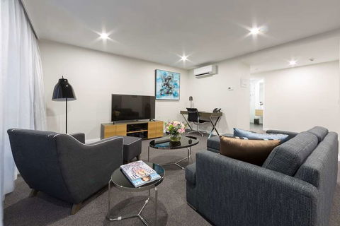 Avenue Hotel Canberra - Holiday Adelaide 9