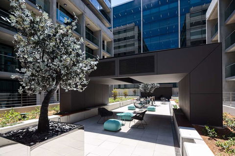 Avenue Hotel Canberra - Holiday Adelaide 11