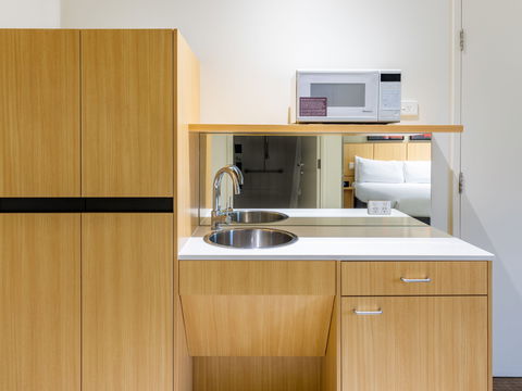 Mercure Brisbane Garden City - Holiday Adelaide 8