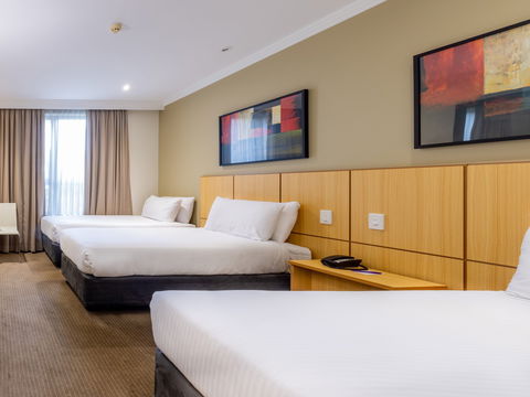 Mercure Brisbane Garden City - Holiday Adelaide 9