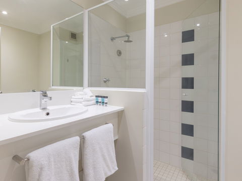Mercure Brisbane Garden City - Holiday Adelaide 10