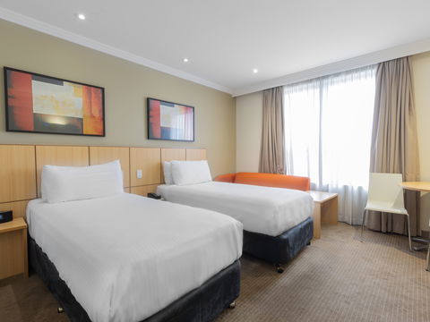 Mercure Brisbane Garden City - Holiday Adelaide 12