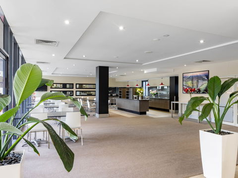 Mercure Brisbane Garden City - Holiday Adelaide 16