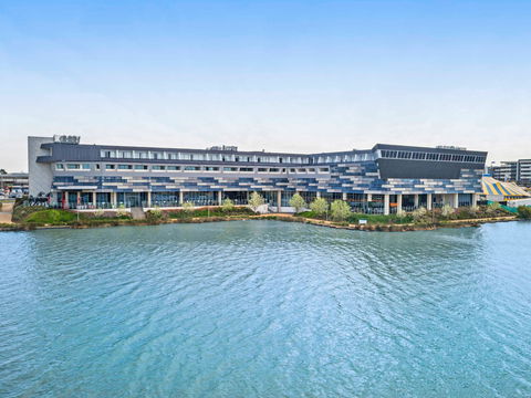 Mercure Melbourne Caroline Springs - Holiday Adelaide 0
