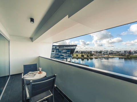 Mercure Melbourne Caroline Springs - Holiday Adelaide 5