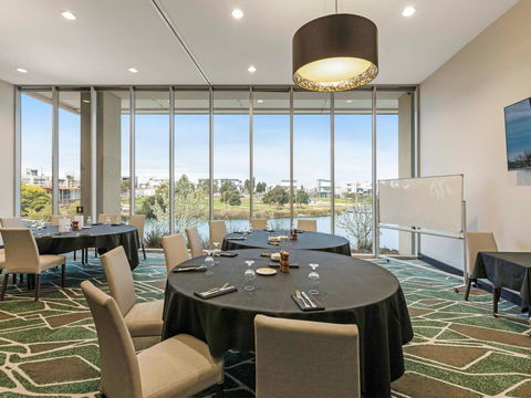Mercure Melbourne Caroline Springs - Holiday Adelaide 9