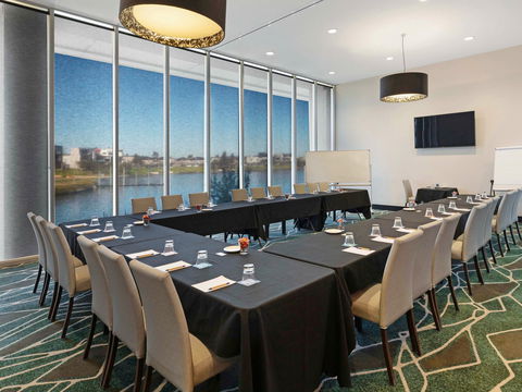Mercure Melbourne Caroline Springs - Holiday Adelaide 10