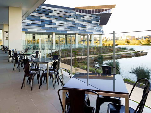 Mercure Melbourne Caroline Springs - Holiday Adelaide 12