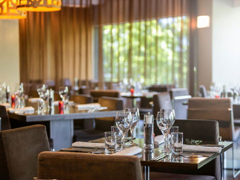 Novotel Canberra - Holiday Adelaide 1