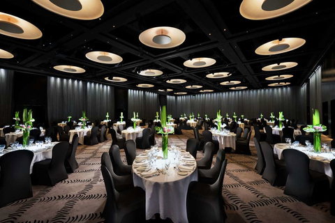 Hilton Adelaide - Holiday Adelaide 8