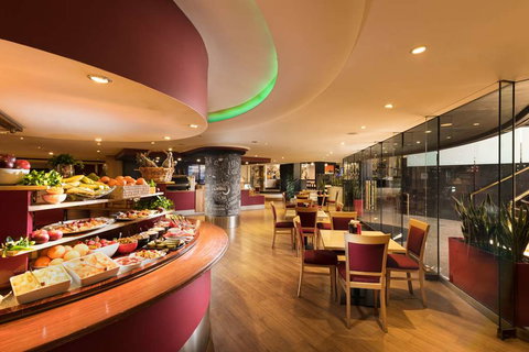 Stamford Plaza Adelaide - Holiday Adelaide 9