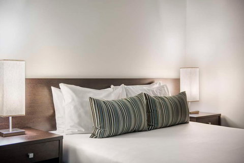 Franklin Central Apartments - Holiday Adelaide 6