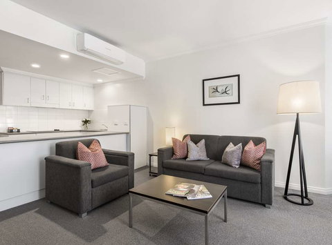Franklin Central Apartments - Holiday Adelaide 9
