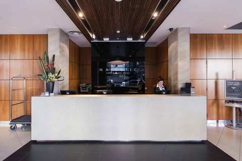 Majestic Roof Garden Hotel - Holiday Adelaide 2