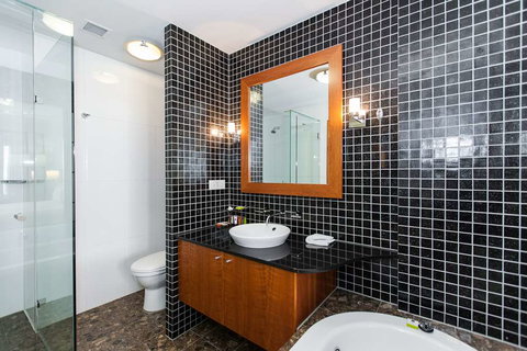 Majestic Roof Garden Hotel - Holiday Adelaide 3