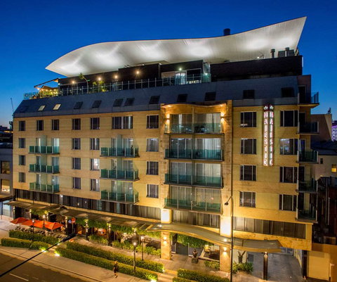 Majestic Roof Garden Hotel - Holiday Adelaide 9