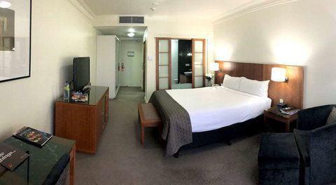 Majestic Roof Garden Hotel - Holiday Adelaide 16