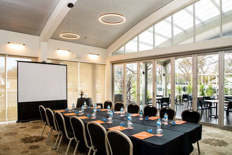 The Terrace Hotel - Holiday Adelaide 11