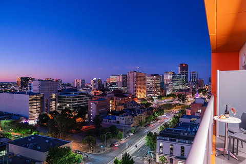 Tom's Court Hotel - Holiday Adelaide 0