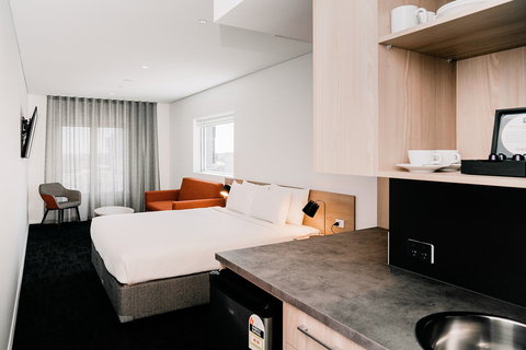 Tom's Court Hotel - Holiday Adelaide 10