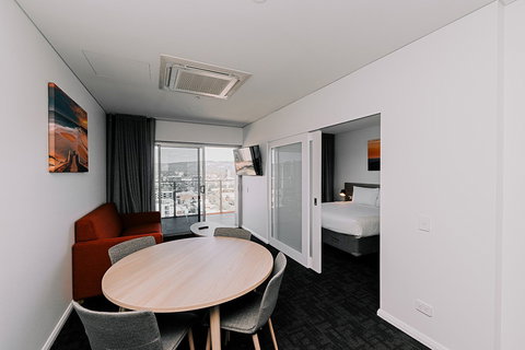 Tom's Court Hotel - Holiday Adelaide 13