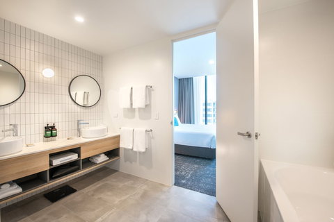 Crowne Plaza Adelaide - Holiday Adelaide 11