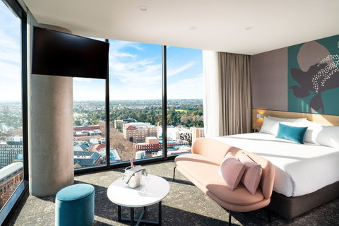 Crowne Plaza Adelaide - Holiday Adelaide 12