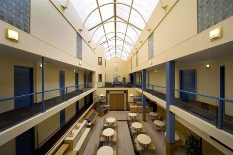 Capital Executive Apt Hotel Canberra - Holiday Adelaide 1
