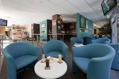 Pacific Suites Canberra - Holiday Adelaide 3